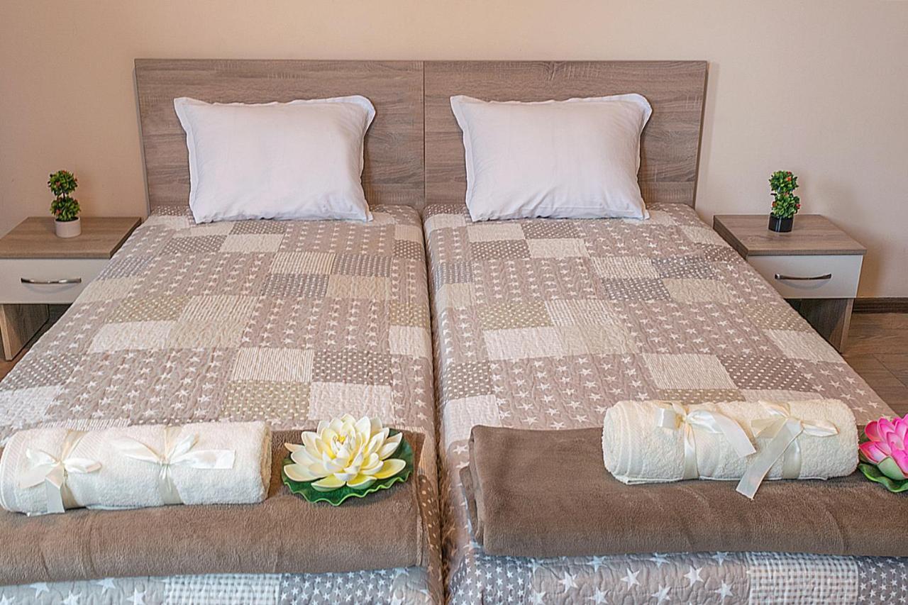 Flora Beach Apartaments Burgasz Kültér fotó