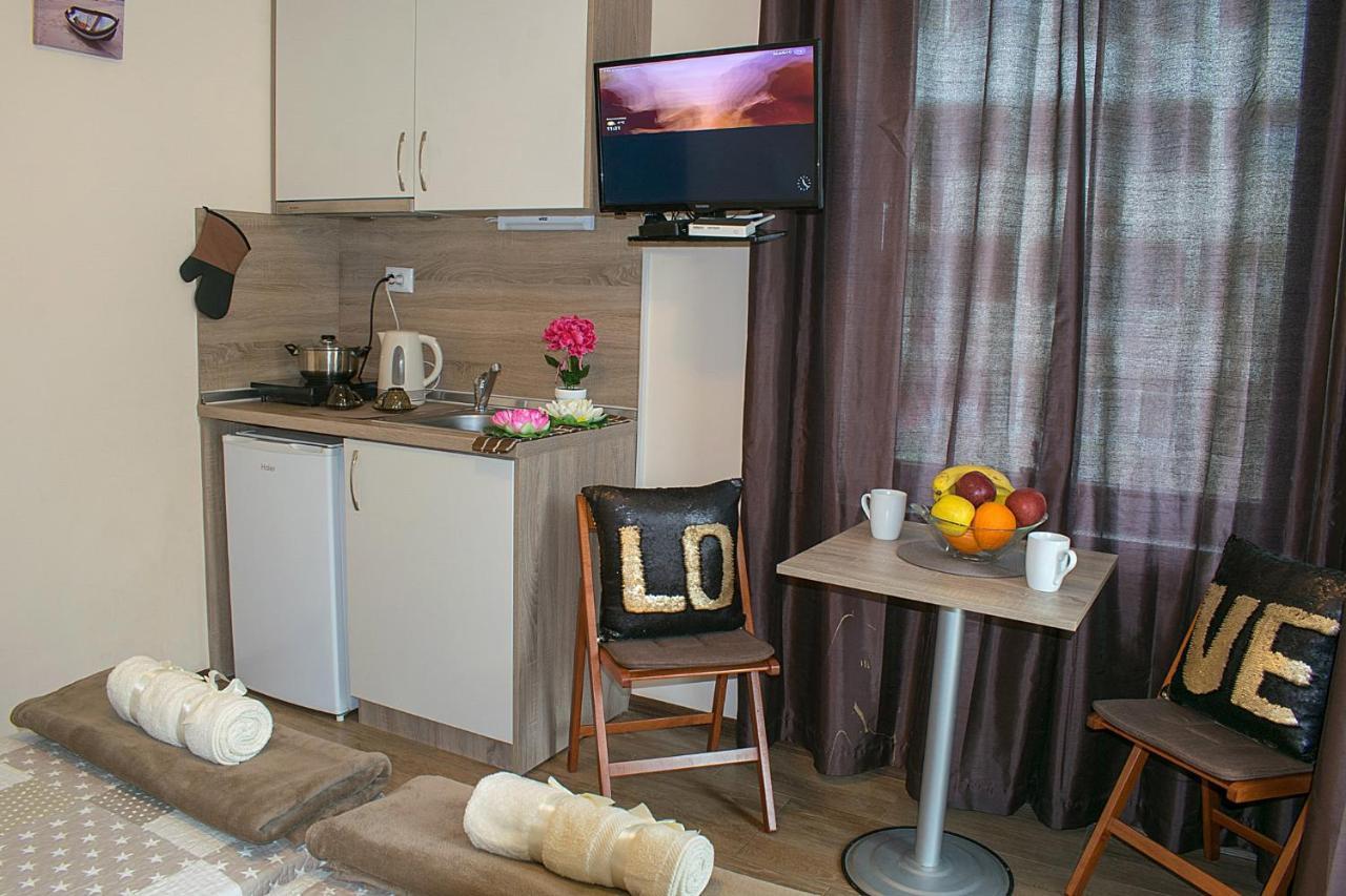 Flora Beach Apartaments Burgasz Kültér fotó