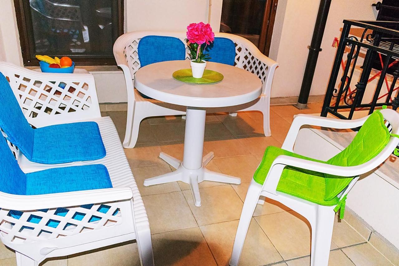Flora Beach Apartaments Burgasz Kültér fotó