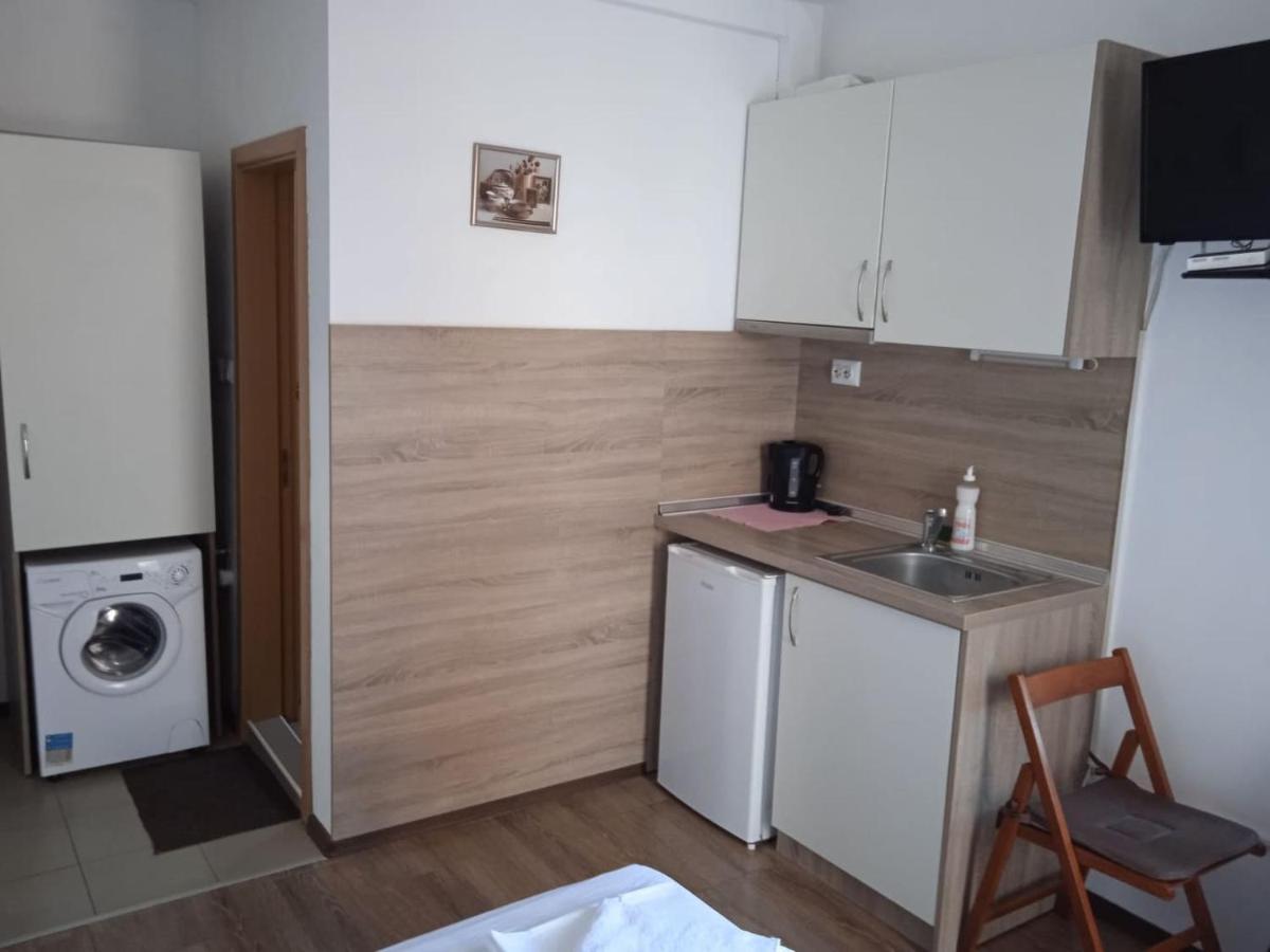 Flora Beach Apartaments Burgasz Kültér fotó