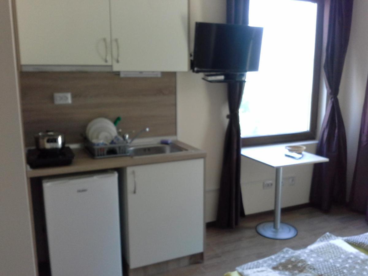 Flora Beach Apartaments Burgasz Kültér fotó