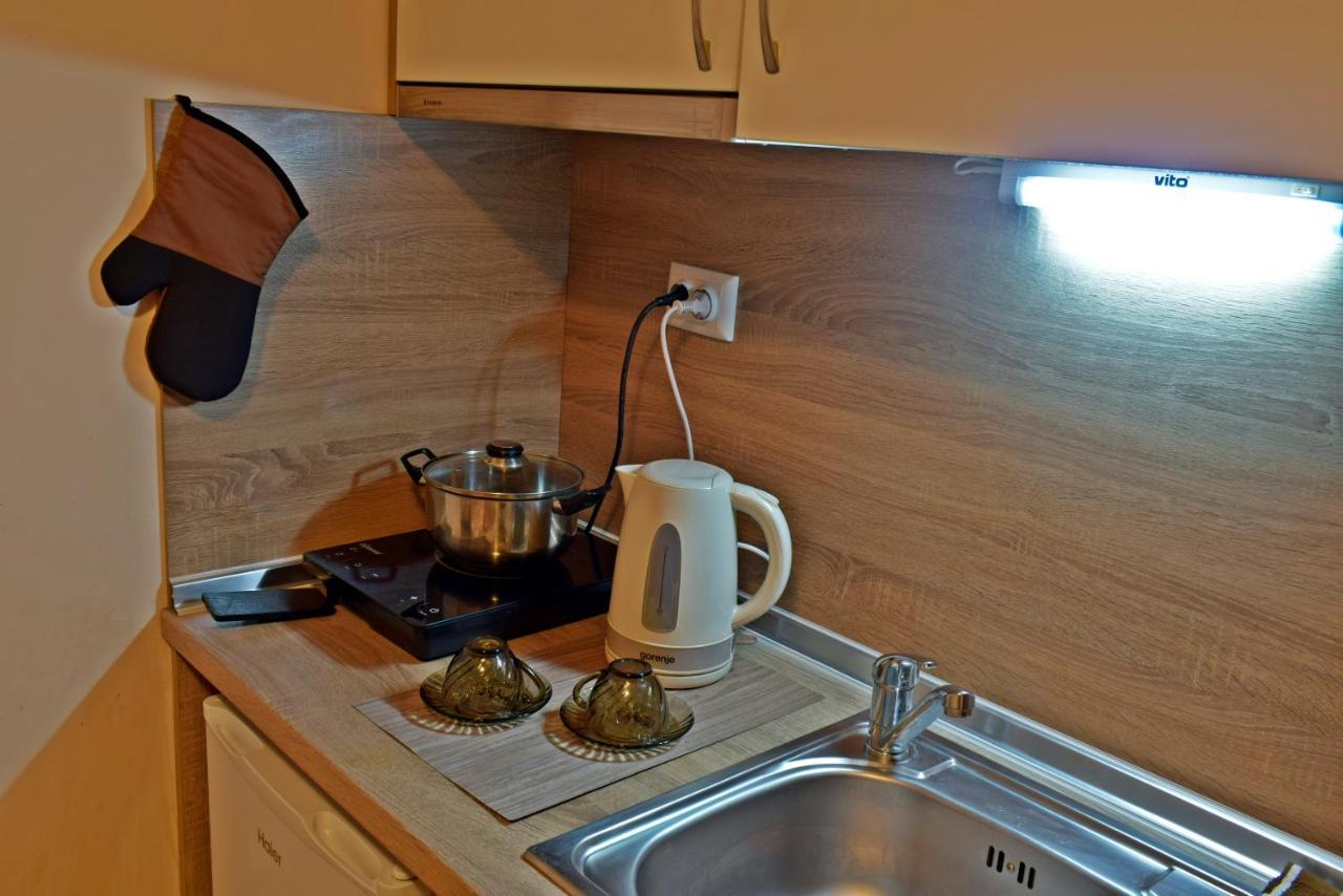 Flora Beach Apartaments Burgasz Kültér fotó
