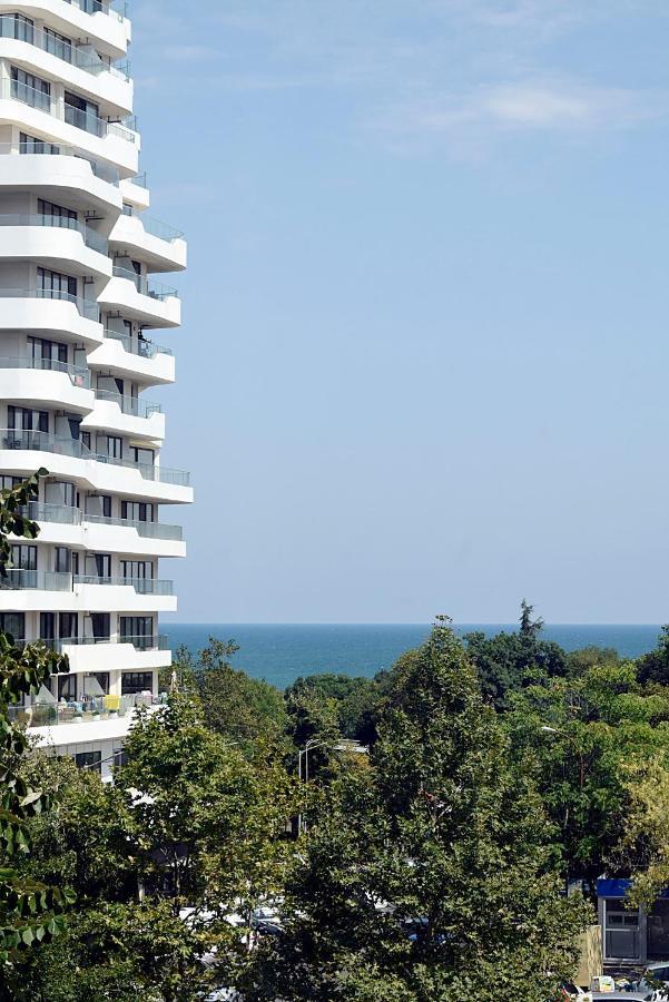 Flora Beach Apartaments Burgasz Kültér fotó