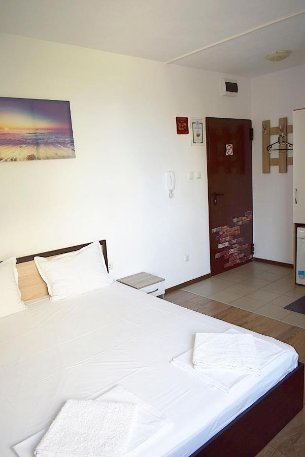 Flora Beach Apartaments Burgasz Kültér fotó
