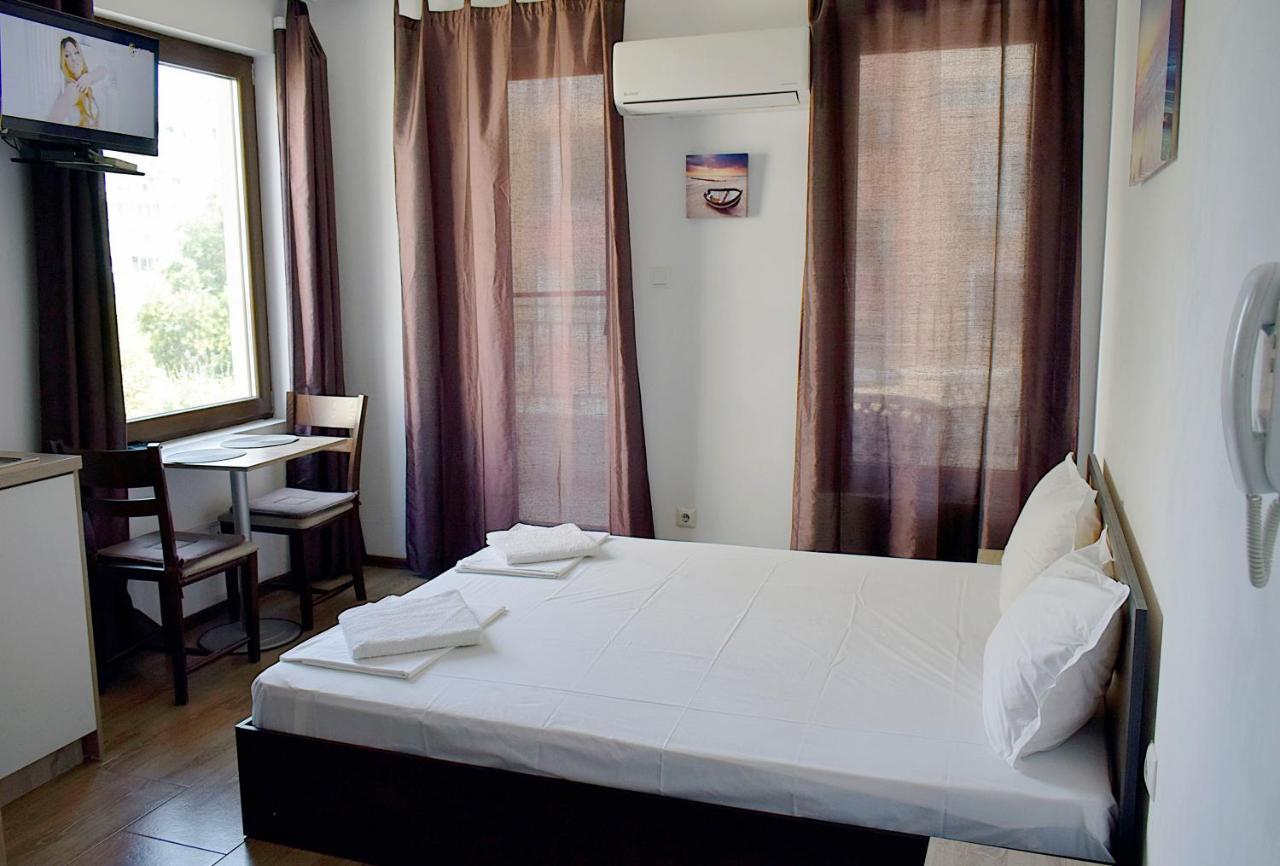 Flora Beach Apartaments Burgasz Kültér fotó